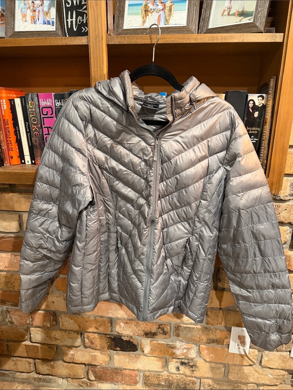 Lightweight Hooded Puffer Jacket - Silver Sz Large
